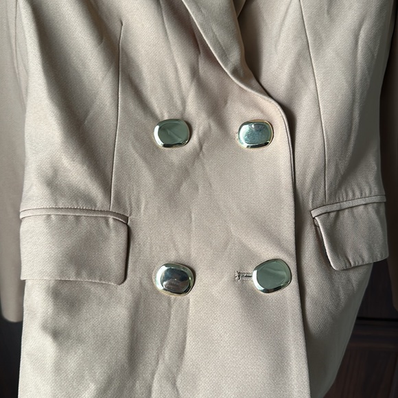 ZARA Tan Long Influencer Blazer Gold Buttons - Picture 3 of 8